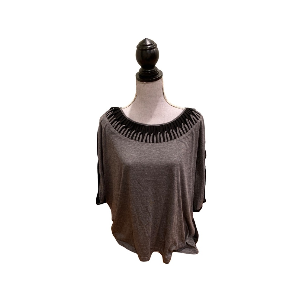 colorblocked top. Excellent condition